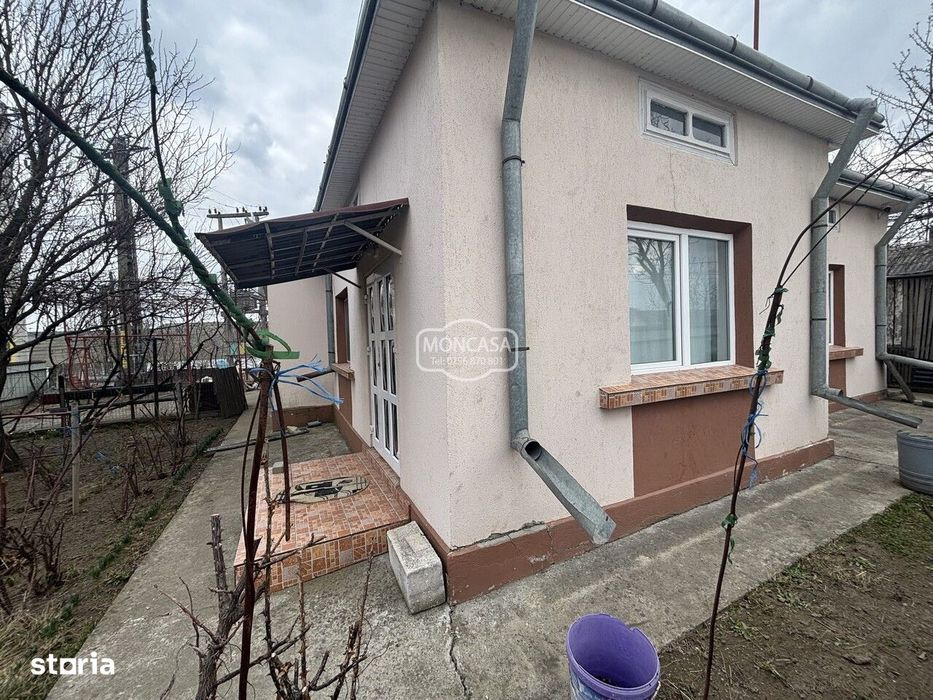 Casa si teren in Stauceni la strada principala