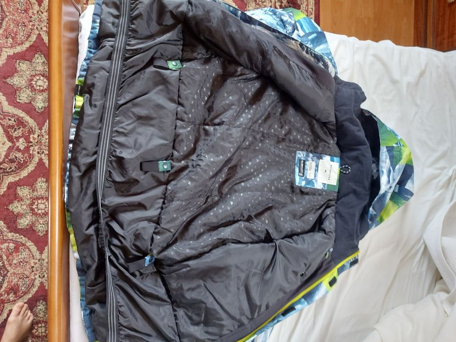 Vând geacă ski quiksilver