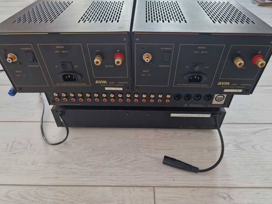Sistem audio high-end AVM Evolution power preamplificator