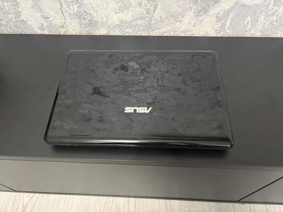Ноутбук ASUS.