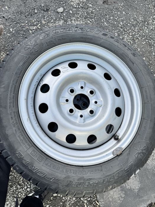 Продам летнюю резину с дисками