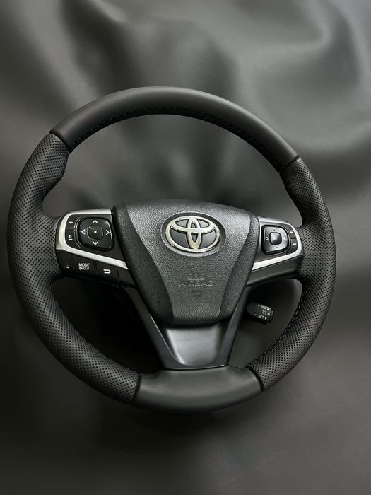 Перетяжка руля под завод. Реставрация кожи руля. Пошив руля. Перетяжка