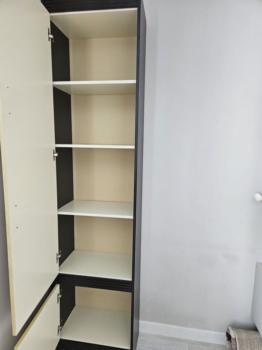 Продам шкаф пенал