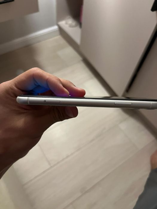 Продам iPhone 11 на 128