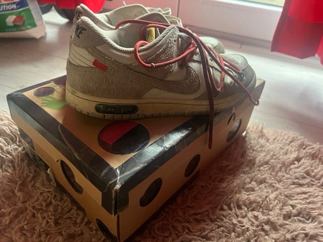 Dunk low off white lot 33