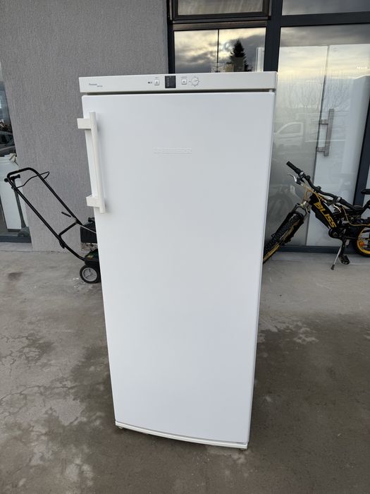 Фризер Либхер No Frost 144см