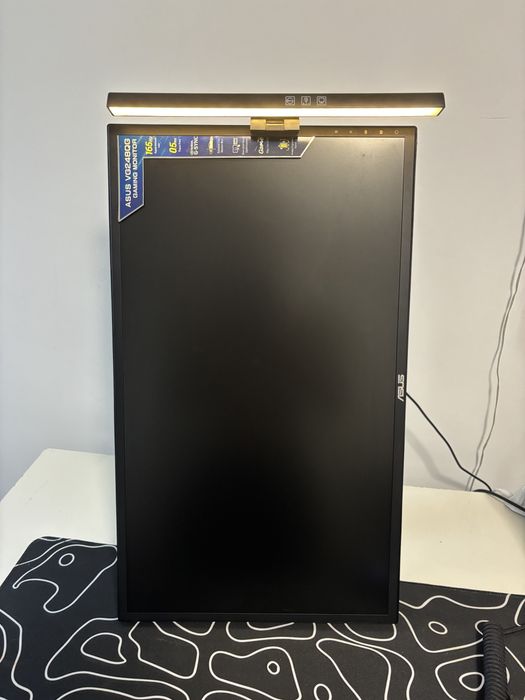 Продавам геймърски монитор ASUS VG248QG в много добро състояние.