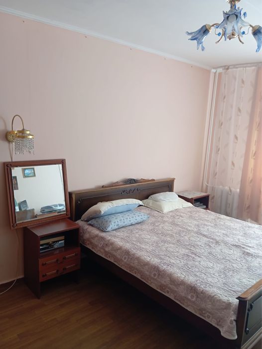 Продам спальный гарнитур.