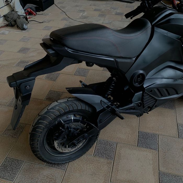 electro moto z6 barter iphone 16 pro bez prava