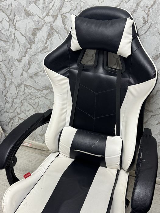 Игрровое компьютерное кресло