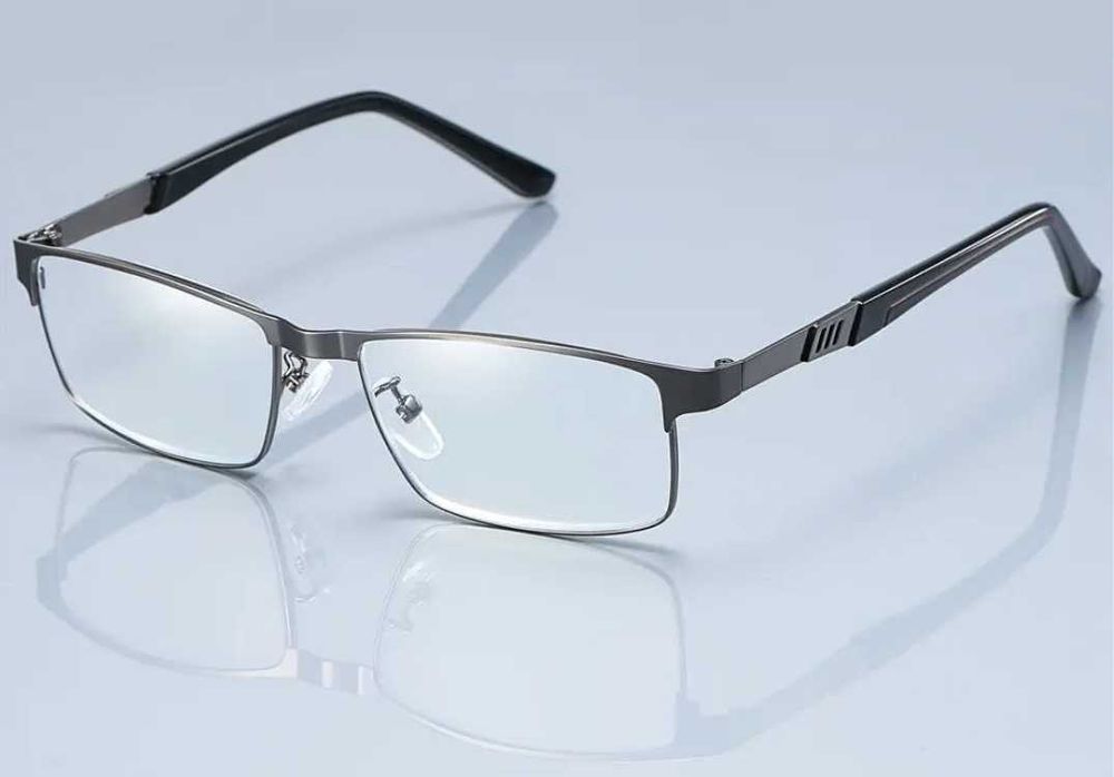 Продам новые качественные очки для чтения +1,5 +2,0 +2,5 не стекло