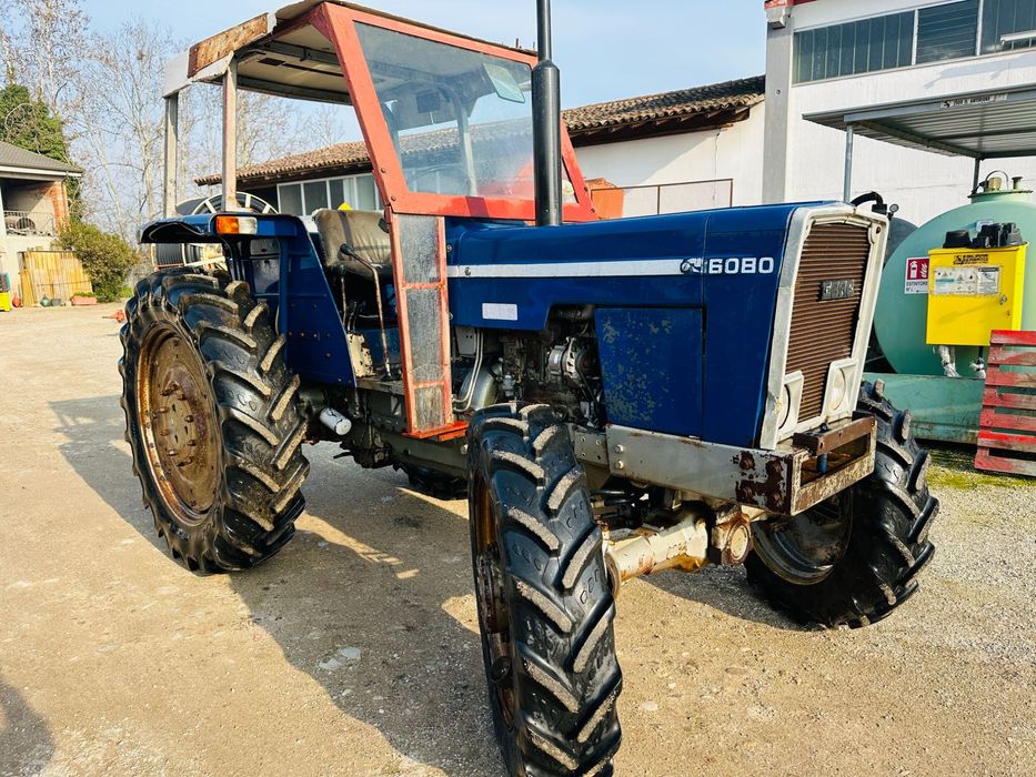 Ebro 85 cai DT, motor 4 pistoane perkins