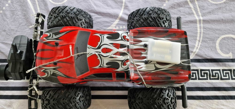 Автомобил с висока проходимост Wildmax с дистанционно управление