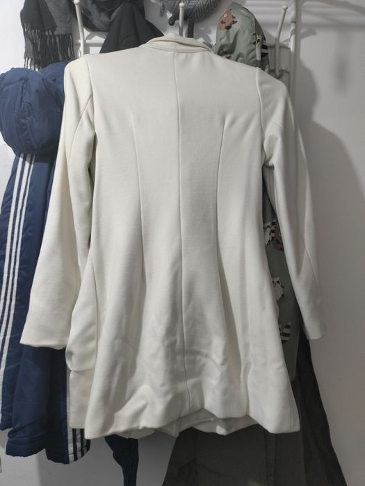 Продам пальто демисезонное