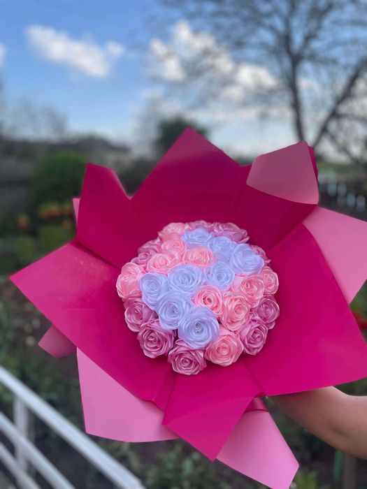 Trandafiri din satin