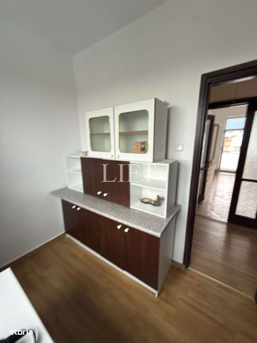 Apartament de 2 camere, decomandat, 50mp, Tractorul