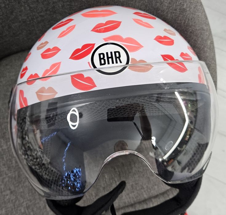 Каска за скутер (женска)