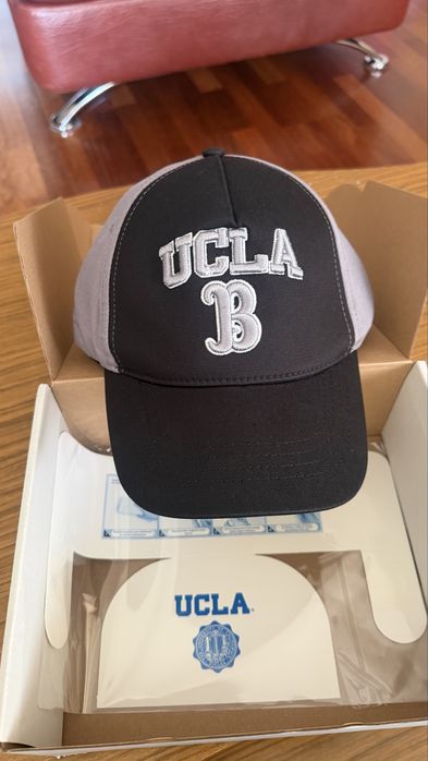 Бейзболна шапка с козирка