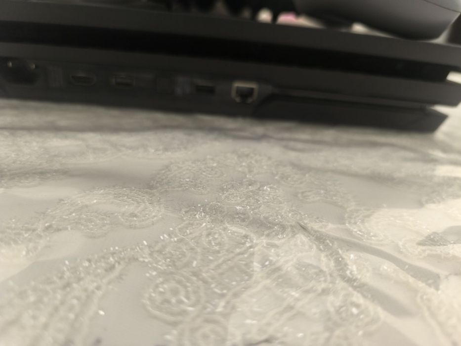 Playstation 4 PRO + games