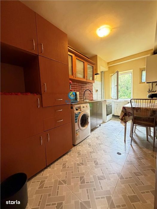 Vanzare apartament 2 camere decomandat, etaj 1, intrare Racadau