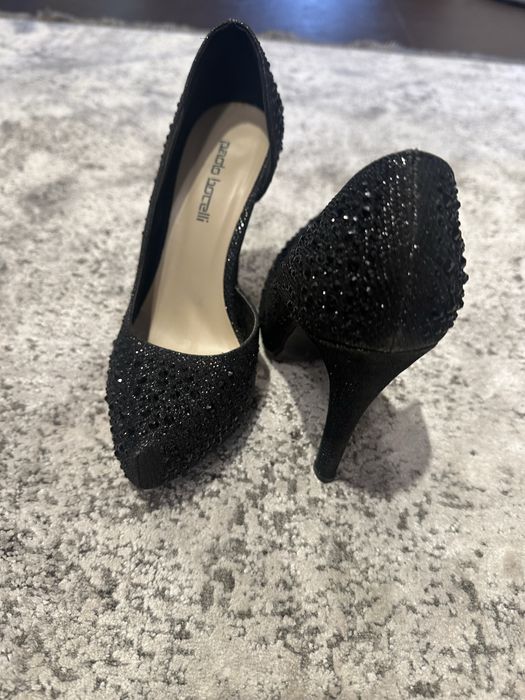 Дамски токчета с камъни