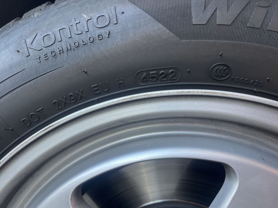 Set 4 roti Hankook winter icept evo R16 205/60