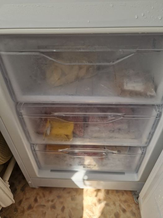 Продам холодильник Indesit