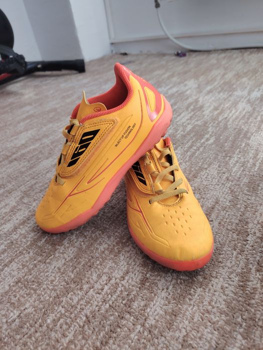 Ghete fotbal cu scai marime 34