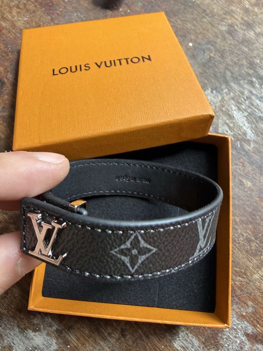 Louis Vuitton гривна