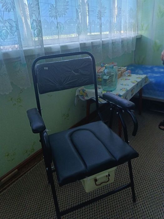 Туалет-стул, в отличном состоянии
