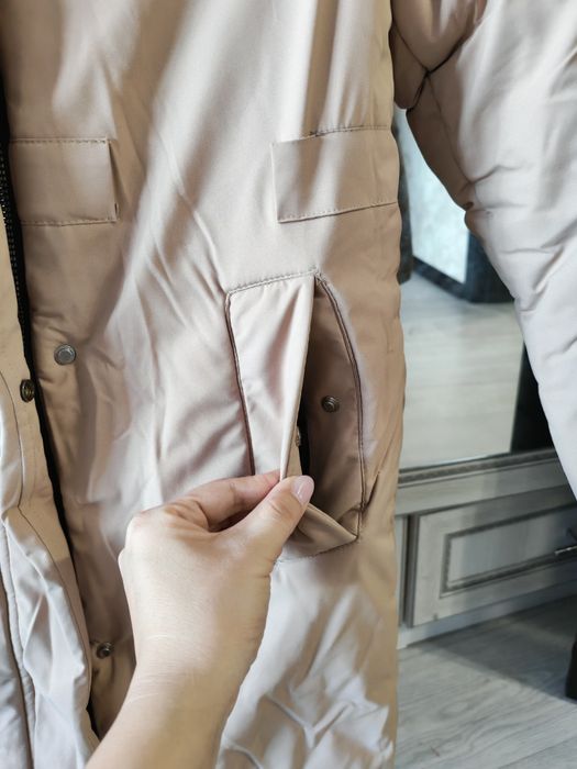 Продам зимнюю куртку на девочку