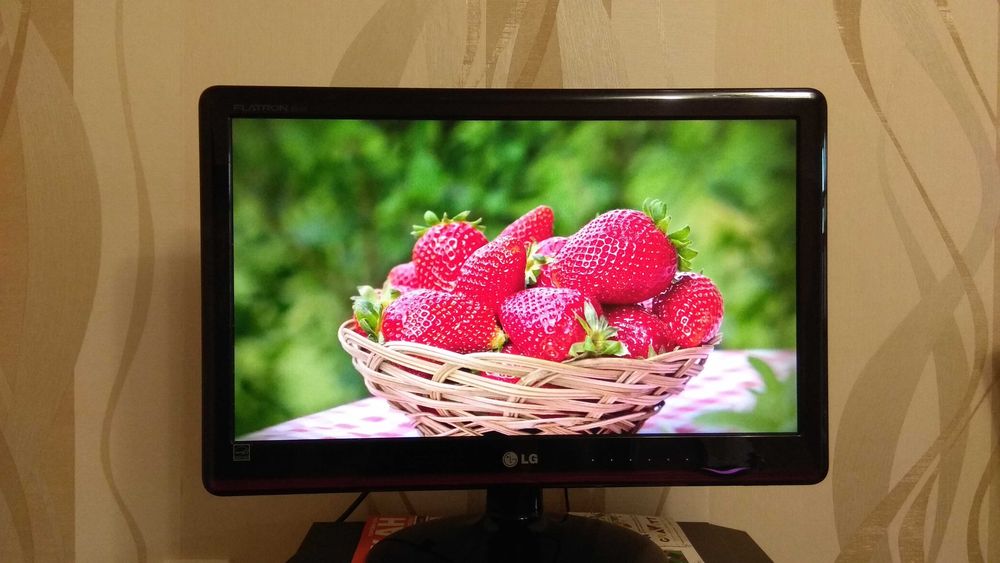 Монитор LG Flatron E2050T 20" WLED 5ms широкоформатный 16:9 VGA + DVI