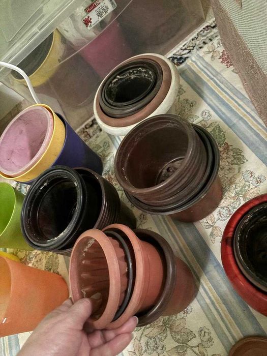 Продам цветочные горшки Б\У