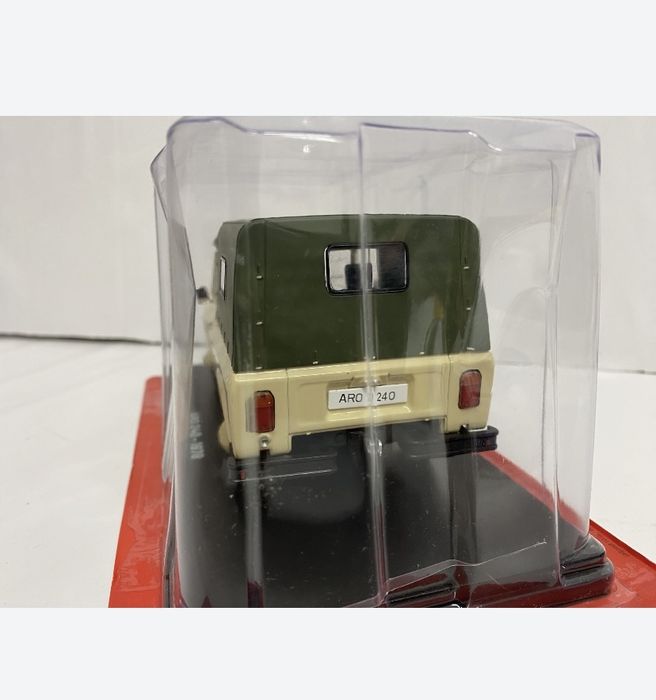 ARO 240 an 1978 Macheta auto  scara 1:24 (16 cm)  Hachette