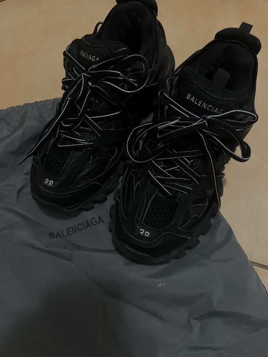 Дамски обувки balenciaga track и adidas superstar