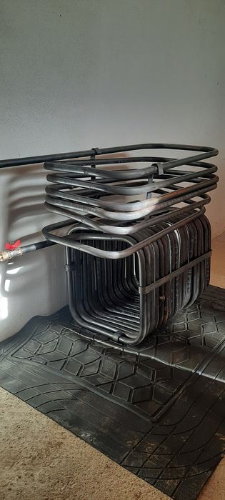 Sobe de teracota cu serpentina.