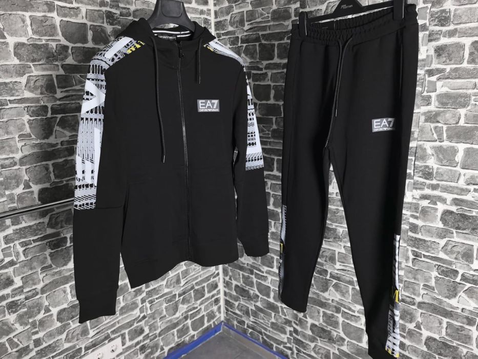 Мъжки комплекти.