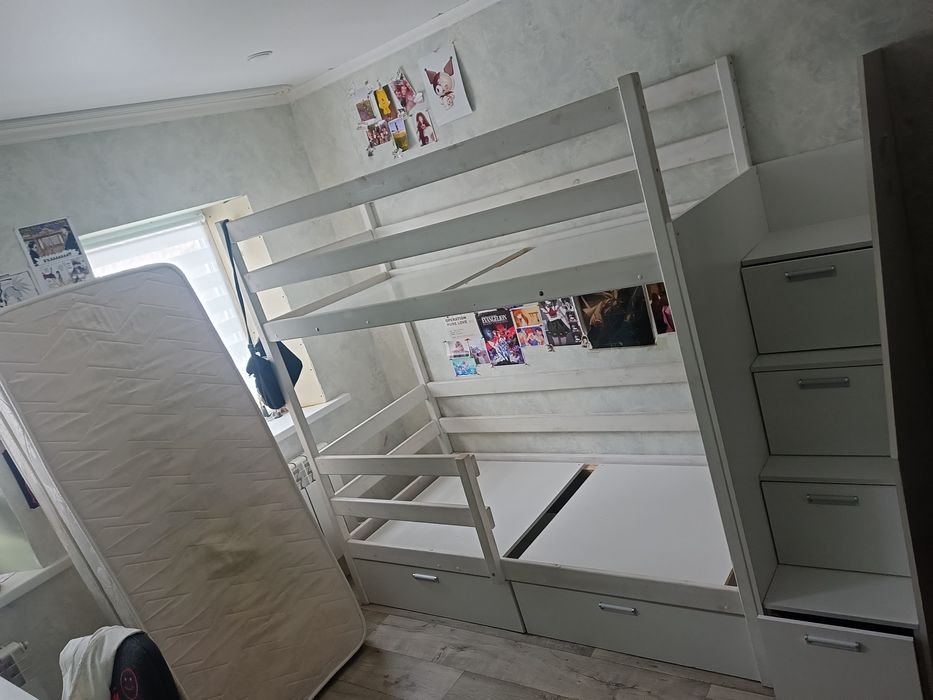 Двух яростная кровать