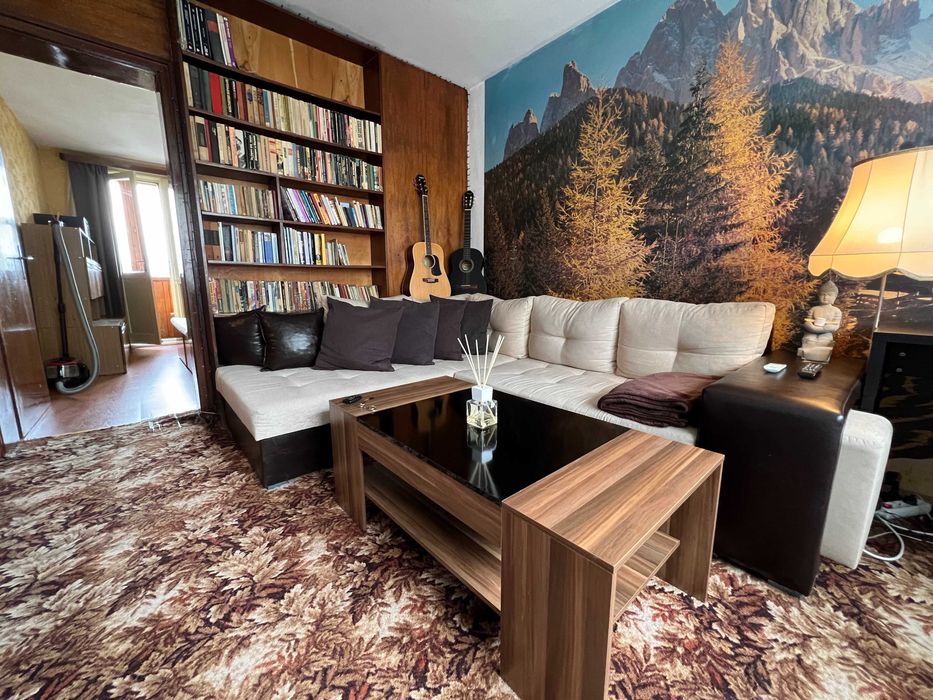 Разтегателен ъглов диван