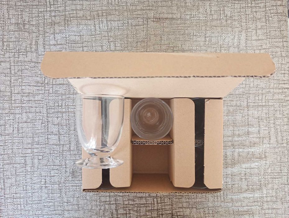 Продавам нов комплект чаши със столче за вино, саке, ликьор