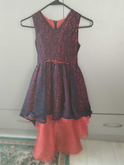 Продам праздничное платье на девочку