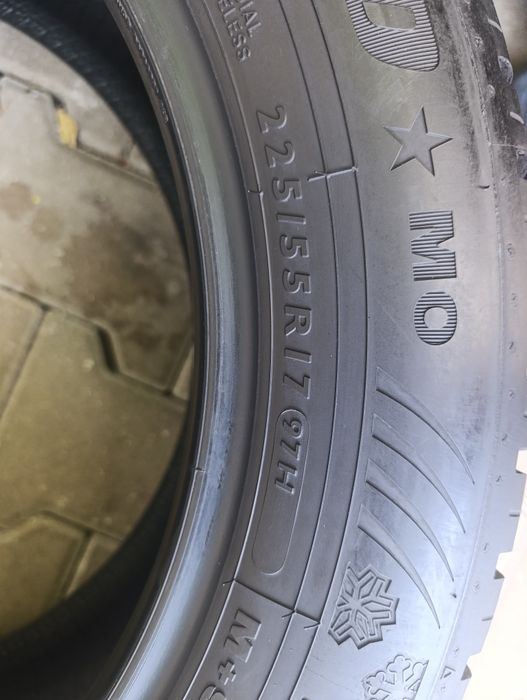 Anvelope de iarnă 225 55 17 Dunlop*MO dot 2020 , 7mm