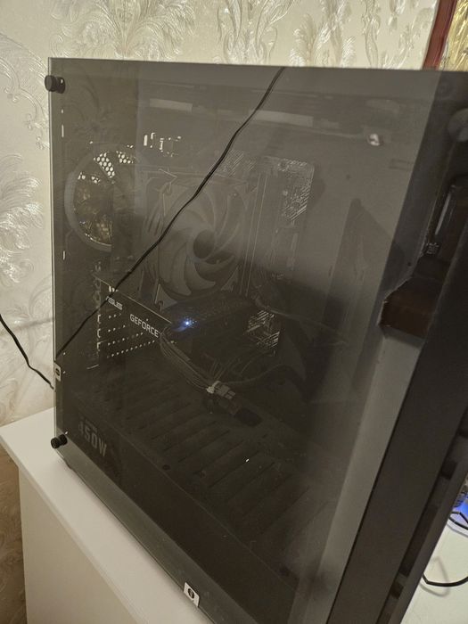 Vând pc cu gtx 1660 6gb i5 10600kf 1tb+240gb ssd