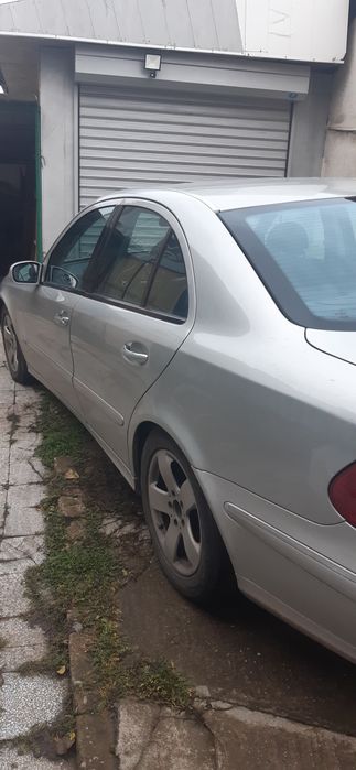Продавам Е-класа 220cdi