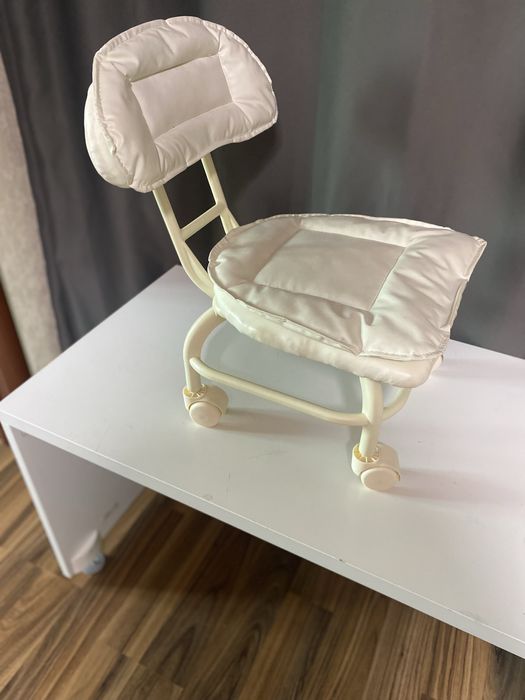 Детский стул на колесиках