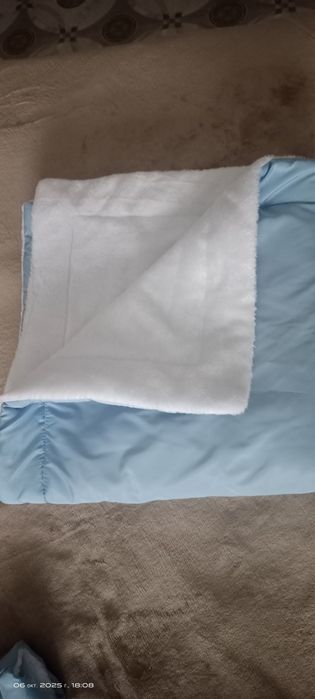 Продам демисезонный комбинезон с одеялом.