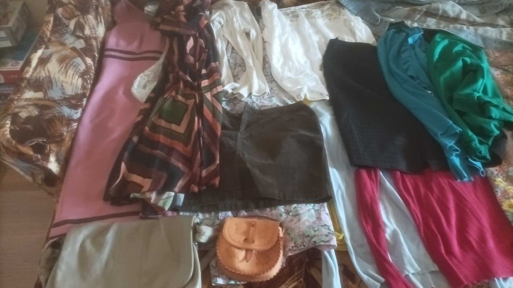 Lot haine damă / femeie rochii bluze tricouri