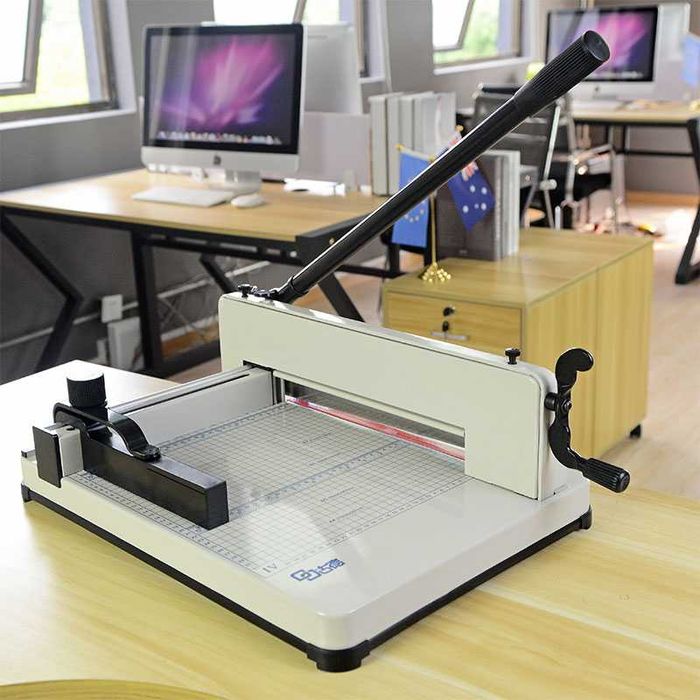 Нож за хартия формат А3 Нов