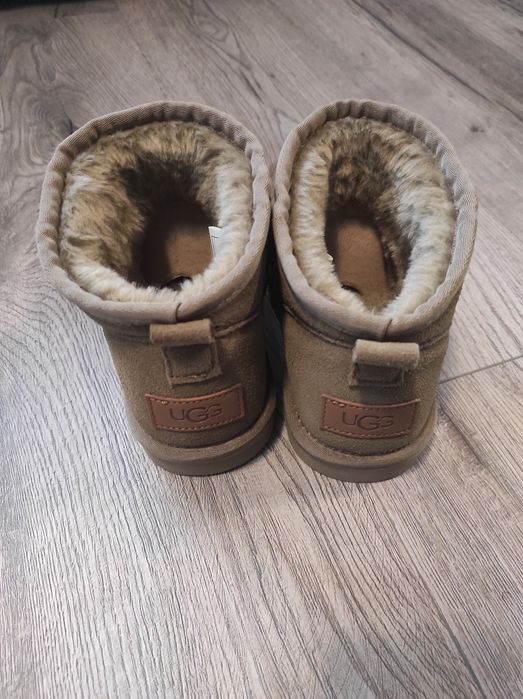 Vad Ugg marimea 37