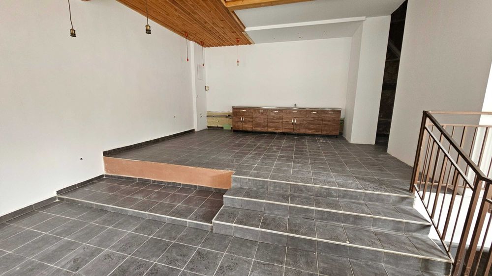 Т О – 86 Продава се партерен търговски обект в кв. Възраждане!